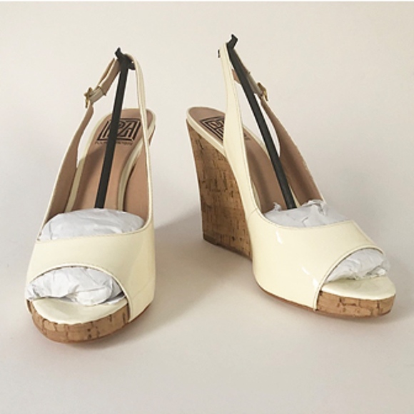 Pour La Victoire Patent Leather Wedge Sandal Shoes - Picture 6 of 10